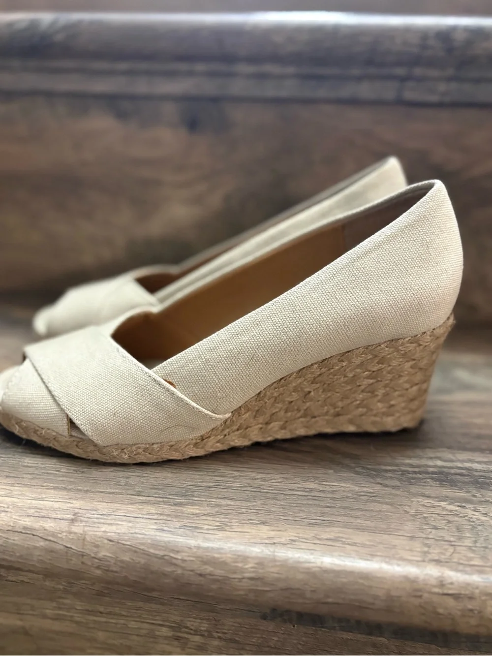 Adrienne Vittadini beige canvas